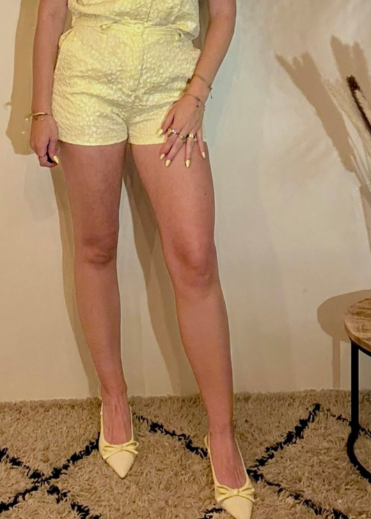 Madelief short geel